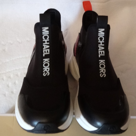 "New" Michael Kors Willow Slip On Scuba Sneakers - Picture 12 of 16